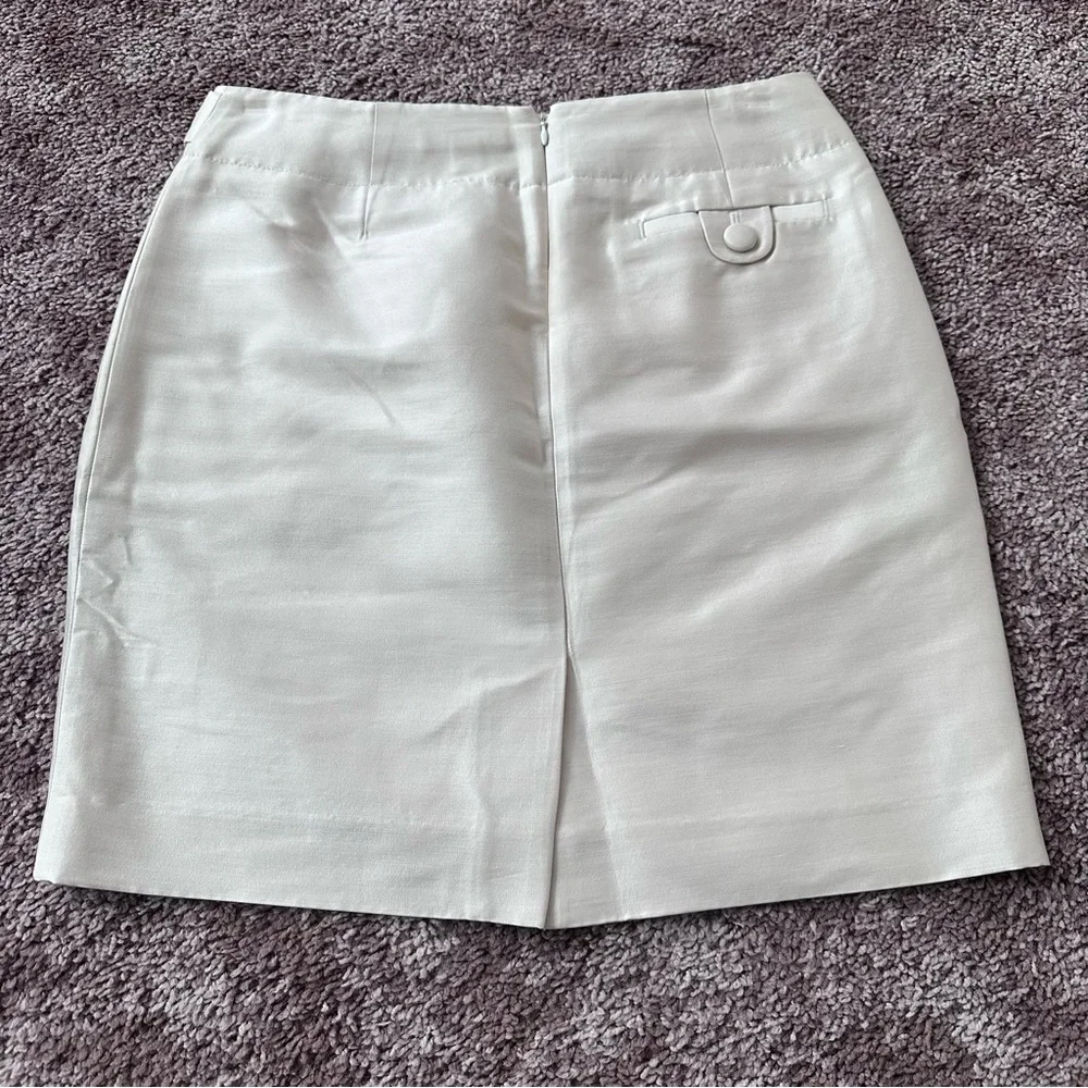 Women’s Banana Republic Mini Skirt - Picture 2 of 5